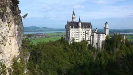 A-classic-view-of-Neuschwanstein-Mad-Ludwigs-castle-in-Bavaria-Germany