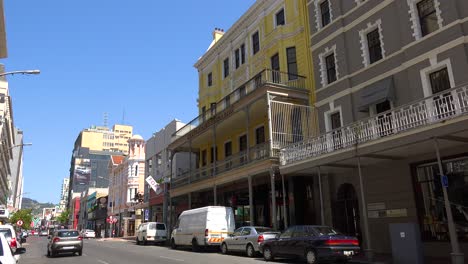 Establishing-shot-of-the-downtown-area-of-Cape-Town-South-Africa-with-colonial-buildings-and-traffic