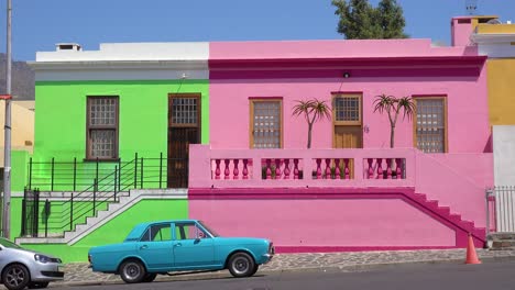 Establishing-shot-of-the-colorful-Bo-kaap-Malay-area-of-Cape-Town-South-Africa-with-colonial-buildings-and-traffic-2