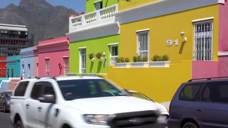 Establishing-shot-of-the-colorful-Bo-kaap-Malay-area-of-Cape-Town-South-Africa-with-colonial-buildings-and-traffic-3