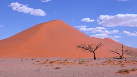 Astonishing-time-lapse-of-clouds-moving-over-Dune-45-a-massive-sand-dune-in-the-Namib-desert-Namibia-1