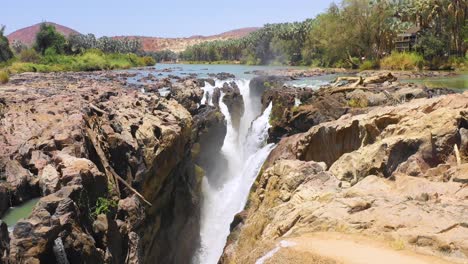 Una-Hermosa-Antena-Sobre-Epupa-Falls-En-La-Frontera-De-Angola-Y-Namibia-áfrica-4