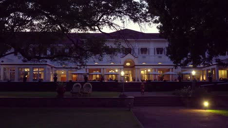 The-elegant-and-luxurious-Victoria-Falls-Hotel-at-night-in-Zimbawbwe