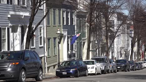 Einrichten-Von-Wohnungen-Und-Straßen-Auf-Bunker-Hill-Boston,-Massachusetts-1
