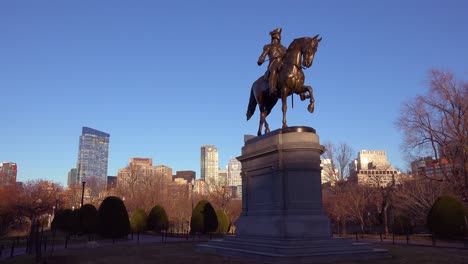 George-Washington-statue-at-the-entrance-to-Boston-Common-Boston-Massachusetts