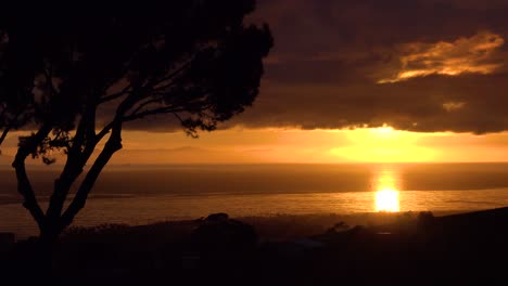 A-beautiful-sunset-behind-the-Channel-Islands-and-Pacific-ocean-from-Ventura-California