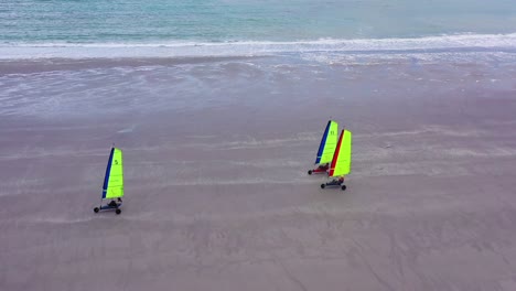 Aerial-land-carts-sail-carts-blokarts-sand-yachts-are-sailed-on-the-beach-in-France-3