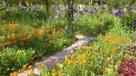 Blumen-Wachsen-Im-Garten-Von-Claude-Monet-In-Giverny-Frankreich-1