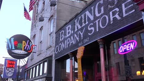 Neon-signs-on-Beale-Street-Memphis-Tennessee-identifies-BB-King-store-and-Memphis-music