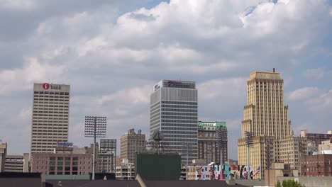 Time-lapse-shot-of-clouds-moving-behind-Memphis-downtown-city-skyline-business-district
