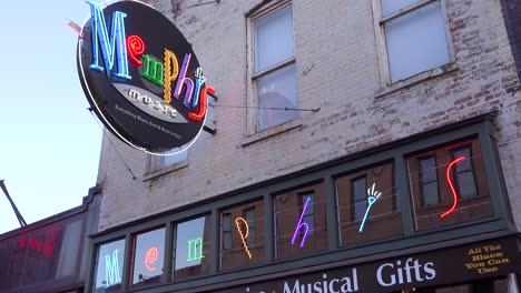Neon-sign-on-Beale-Street-Memphis-Tennessee-identifies-landmark-Memphis-Music