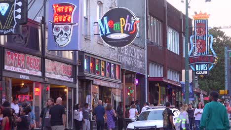 Nice-day-establishing-shot-of-Beale-Street-Memphis-Tennessee-with-Memphis-Music-and-BB-King-Blues-Club-visible