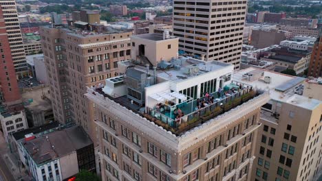 Good-aerial-over-the-penthouse-bar-on-top-of-a-high-rise-building-in-downtown-Memphis-Tennessee-2