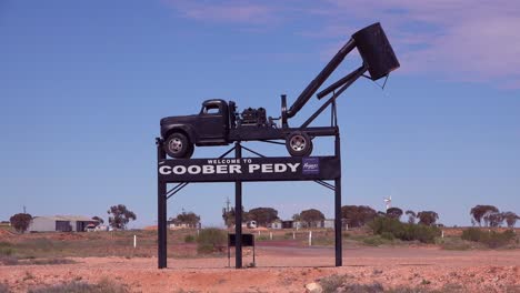 A-sign-welcomes-visitors-to-Coober-Pedy-Australia