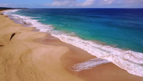 Nice-rising-aerial-shot-over-Molokai-Hawaii-white-sand-beach-and-coastline