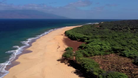 Hermosa-Antena-Sobre-Una-Playa-O-Costa-Aislada-En-Polihua-Lanai-Hawaii-5