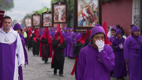 Hooded-priests-lead-colorful-Christian-Easter-celebrations-in-Antigua-Guatemala-2
