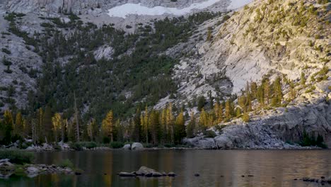 Early-morning-light-on-Pine-Lake-and-the-High-Sierra