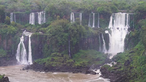 Blick-Von-Brasilien-Auf-Die-Iguazu-Wasserfälle-In-Argentinien-7