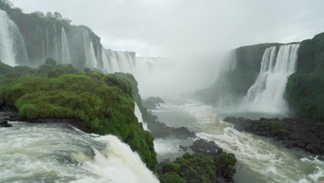 Salto-San-Floriano-Iguacu-Falls-Brazil-2