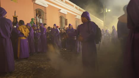 Slow-shutter-speed-effect-of-the-Easter-celebration-after-dark-in-Antigua-Guatemala-2