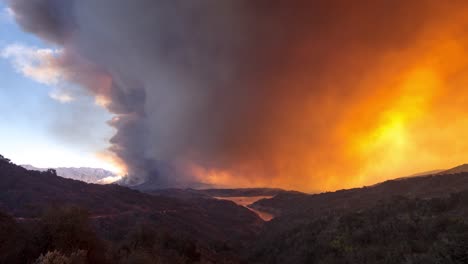 Remarkable-time-lapse-of-the-huge-Thomas-Fire-burning-in-the-hills-of-Ventura-County-above-Ojai-California-5