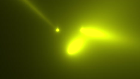 Animationsbewegung-Gelb-Leuchtende-Scheinwerferstrahlen-Auf-Dunklem-Hintergrund-In-Der-Bühne