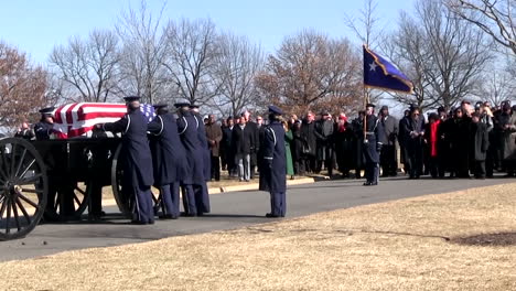 Us-Airmen-Remove-Lt-General-Daniel-James-Casket-From-The-Caisson-It-Was-Driven-On-To-Arlington