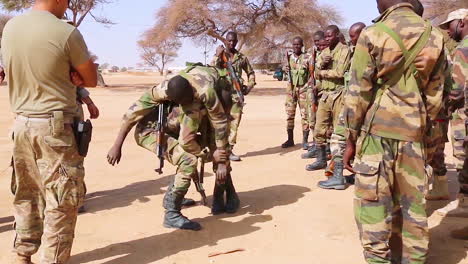 Nigerianische-Soldaten-Erhalten-Medizinisches-Training-Von-Multinationalen-Spezialeinheiten