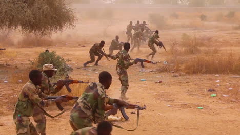 Nigerianische-Soldaten-Und-Multinationale-Spezialeinheiten-Führen-Gemeinsam-Eine-Patrouillenübung-Durch