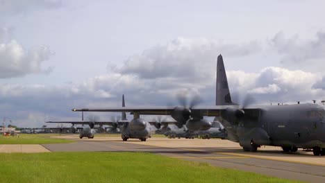 World-War-Ii-Style-Vista-Aérea-Transports-Taxing-On-A-Runway-For-the-75th-Dday-Commemoration-2019