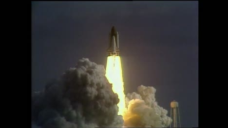 the-Hubble-Space-Telescope-Is-Launched-With-the-Space-Shuttle-Atlantis