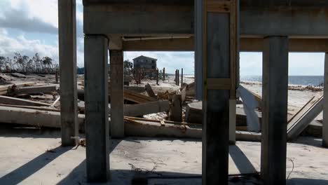 Eine-Reihe-Von-Häusern-Am-Strand-Komplett-Zerstört-Durch-Hurrikan-Michael-Mexico-Beach-Florida-2018