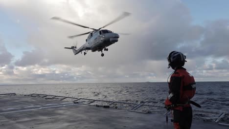 A-Super-Lynx-Helicopter-From-the-Portuguese-Nrp-Corte-Real-Conducted-Landing-Drills-On-the-Norwegian-Frigate-Hnoms-Helge-Ingstad