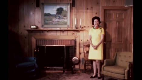 Claudia-Lady-Bird-Johnson-Nimmt-Dich-Mit-In-Die-Höhle-In-Ihr-Und-Lyndon-B-Johnsons-Familienhaus-Im-Juni-1968