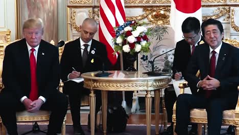 El-Primer-Ministro-De-Japón,-Shinzo-Abe,-Y-El-Presidente-Trump,-Hablan-Con-La-Prensa-Sobre-Su-Próxima-Reunión-Bilateral-2019