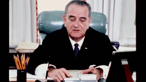 Präsident-Lyndon-B-Johnson-Blickt-Auf-Seine-Vier-Jahrzehnte-Im-Bundesdienst-Zurück,-Während-Er-Noch-Im-Amt-Der-1960er-Jahre-War