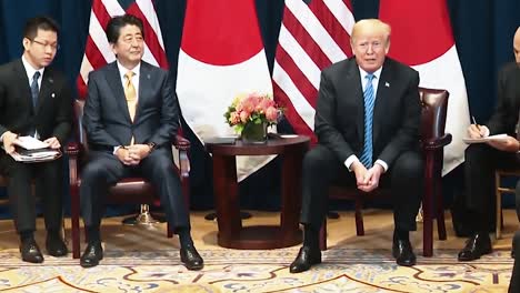 Präsident-Trump-Spricht-über-Das-Betrugsspiel,-Dass-Die-Demokraten-Eine-Pressekonferenz-Mit-Dem-Japanischen-Premierminister-Shinzo-Abe-2019-Spielen