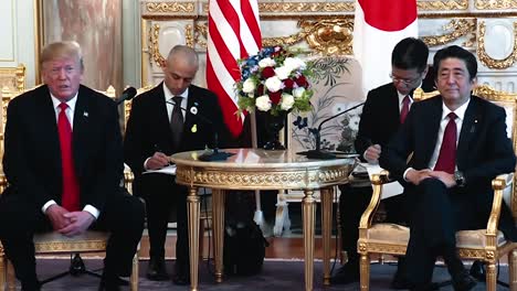 El-Presidente-Trump-Habla-Sobre-La-Compra-De-Equipo-Militar-De-Japón-En-La-Conferencia-De-Prensa-Estadounidense-Con-El-Primer-Ministro-Japónés-Shinzo-Abe-2019