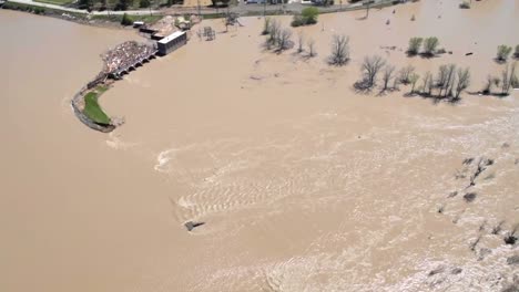 Flooding-Along-the-Tittabawassee-River-Resulting-From-the-Breach-Of-Edenville-And-Sanford-Dams-At-Midland-Michigan-3