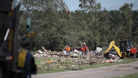Us-Marines-And-Contractors-Clear-Debris-During-the-Recovery-Effort-From-Hurricane-Isaias-Camp-Lejeune-North-Carolina-4