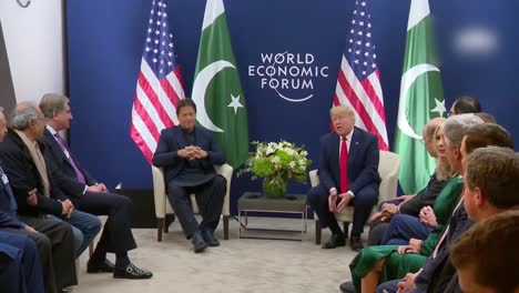 US-Präsident-Donald-Trump-Und-Der-Pakistanische-Premierminister-Imran-Khan-Während-Der-Pressekonferenz-Des-Weltwirtschaftsforums