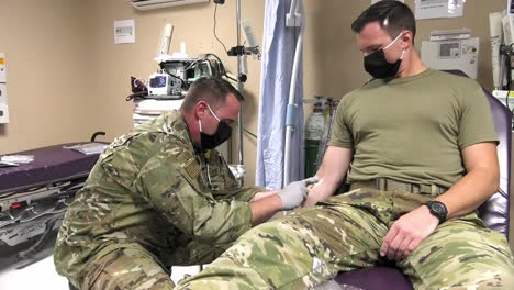 Masked-332-Air-Expeditionary-Wing-Medical-Group-Airmen-Blood-Transfusion-Training-During-Covid19-Pandemic-2