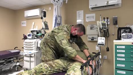 Masked-332-Air-Expeditionary-Wing-Medical-Group-Airmen-Blood-Transfusion-Training-During-Covid19-Pandemic-4