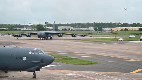 La-Fuerza-Aérea-Estadounidense-B52-Stratofortress-De-La-Segunda-Bomba-Ala-Se-Prepara-Para-El-Despegue-De-La-Base-Aérea-De-Barksdale-En-Luisiana-1