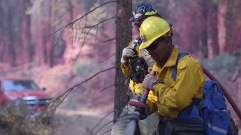 Us-Marines-Help-Fight-Creek-Fire-An-Inferno-Of-Flames-And-Raging-Wildfires-In-the-Sierra-National-Forest-4