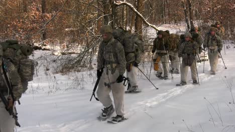 Us-Army-And-Marines-Use-Snowshoes-Ahkio-Sleds-And-Winter-Survival-Gear-Fort-Mccoy-Coldweather-Course-Wi-3
