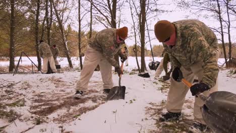 Us-Army-And-Marines-Use-Snowshoes-Ahkio-Sleds-And-Winter-Survival-Gear-Fort-Mccoy-Coldweather-Course-Wi-6