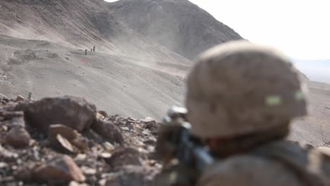 Us-Marines-In-Desert-Camouflage-Conduct-Range-400-Integrated-Training-Exercise-At-Twentynine-Palms-Ca-3