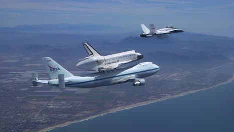 The-Final-Voyage-Of-Space-Shuttle-Enterprise-Flying-Over-Pacific-Coast-1